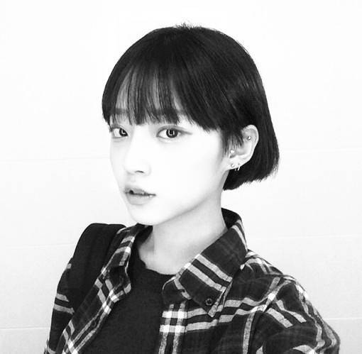 可爱短发女生