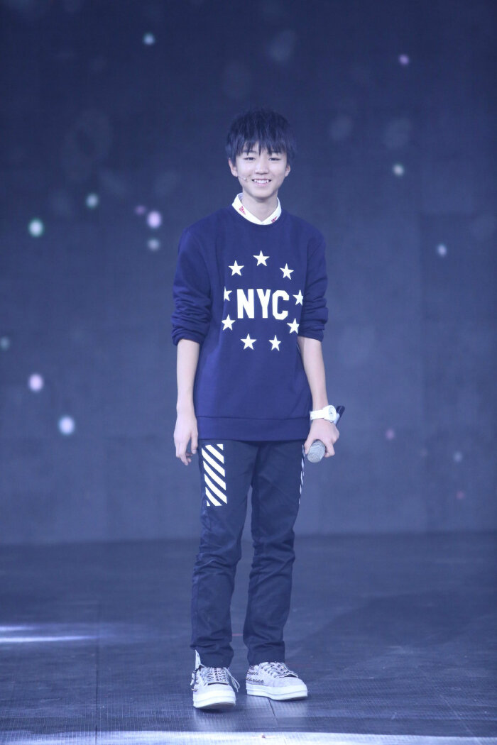 tfboys王俊凯 王俊凯,2014.12.17过年七天乐彩排 cr.logo