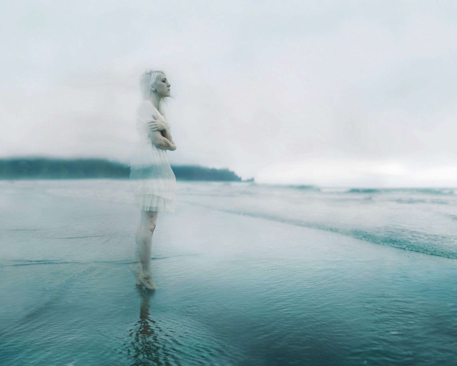 欧美.女生.大海.壁纸