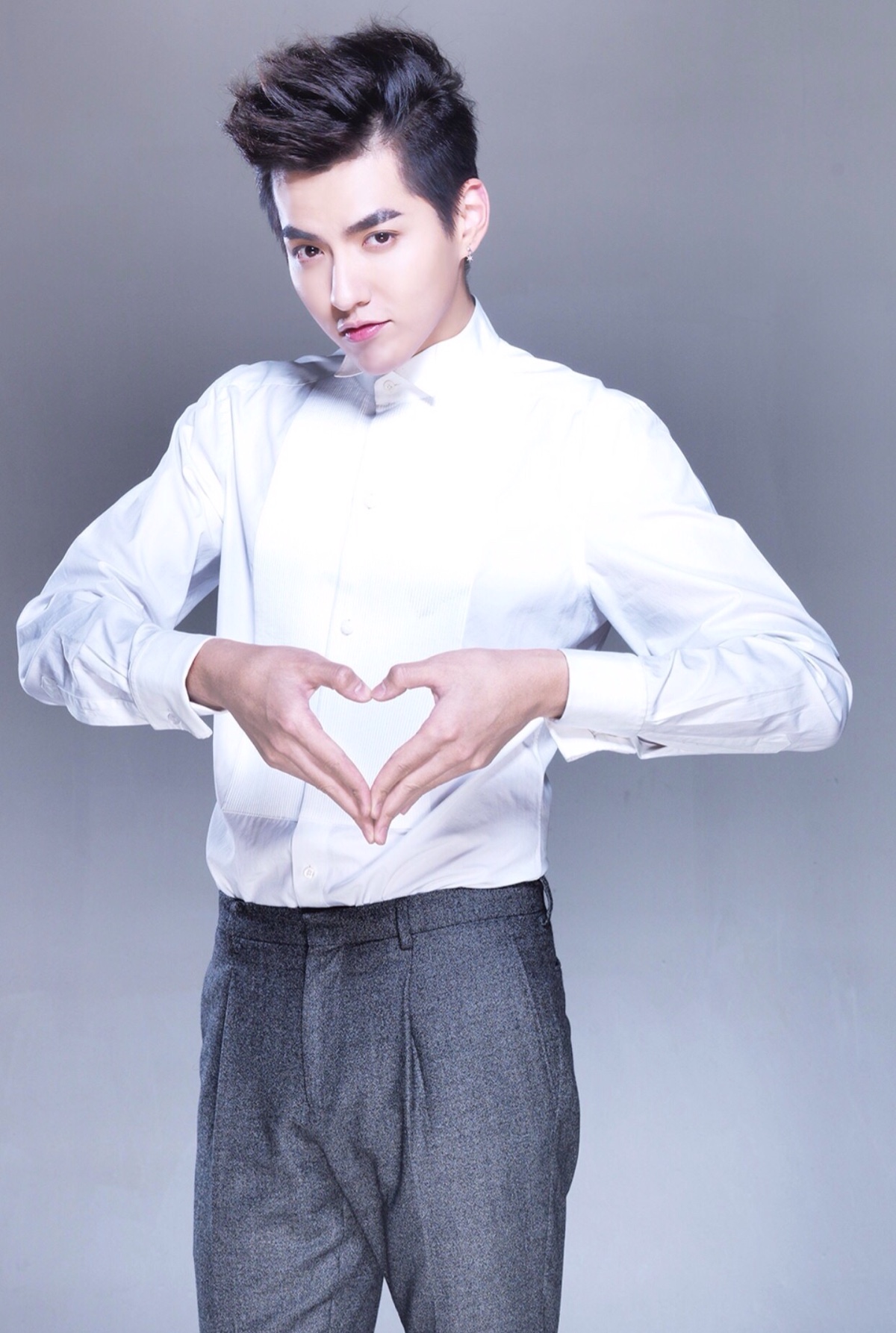 吴亦凡kris 壁纸 明星 帅哥 exo 服饰 街拍 男神 写真 画报《有一个