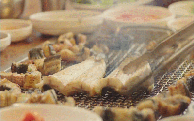 鳗鱼—"如果涂上酱汁,不仅会在肉熟前烤糊,鳗鱼特有的滋味与香味会被