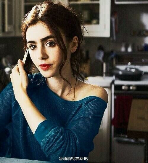 莉莉·柯林斯(lily jane collins),1989年3月18日出生于英国,英国裔