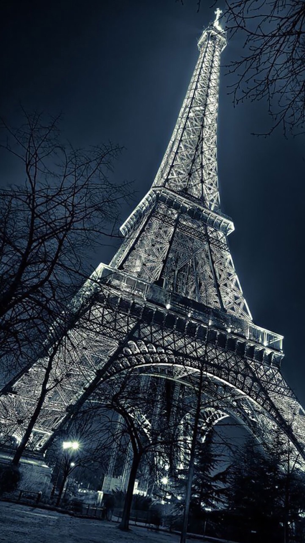 唯美巴黎埃菲尔铁塔壁纸锁屏 夜景