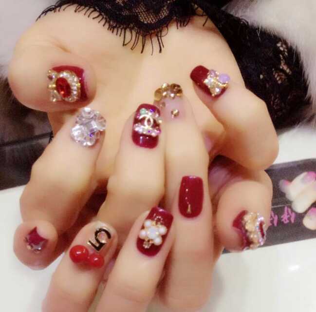 红色各种花式美甲