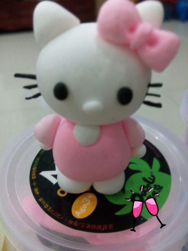 hello kitty!第二次捏粘土,要送给朋友的,接下来还会继续,kitty系列.