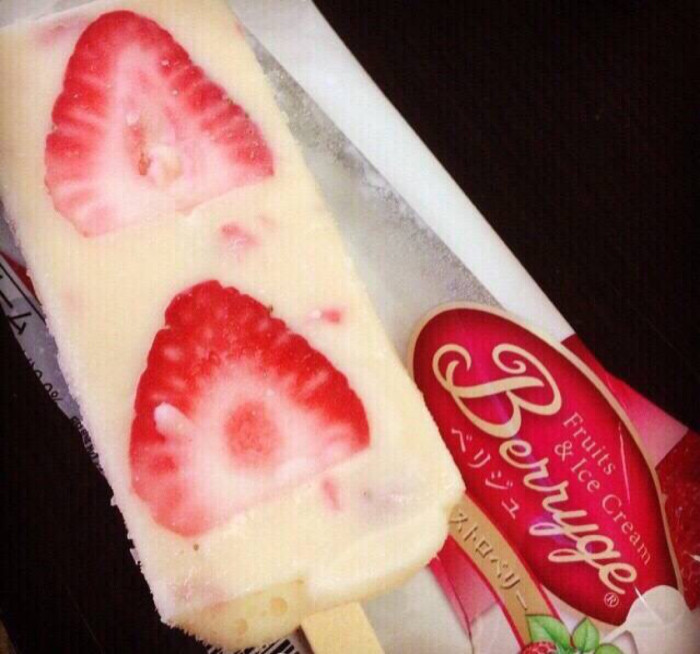 草莓冰激凌 日本炼乳草莓冰棍 雪糕 ice cream