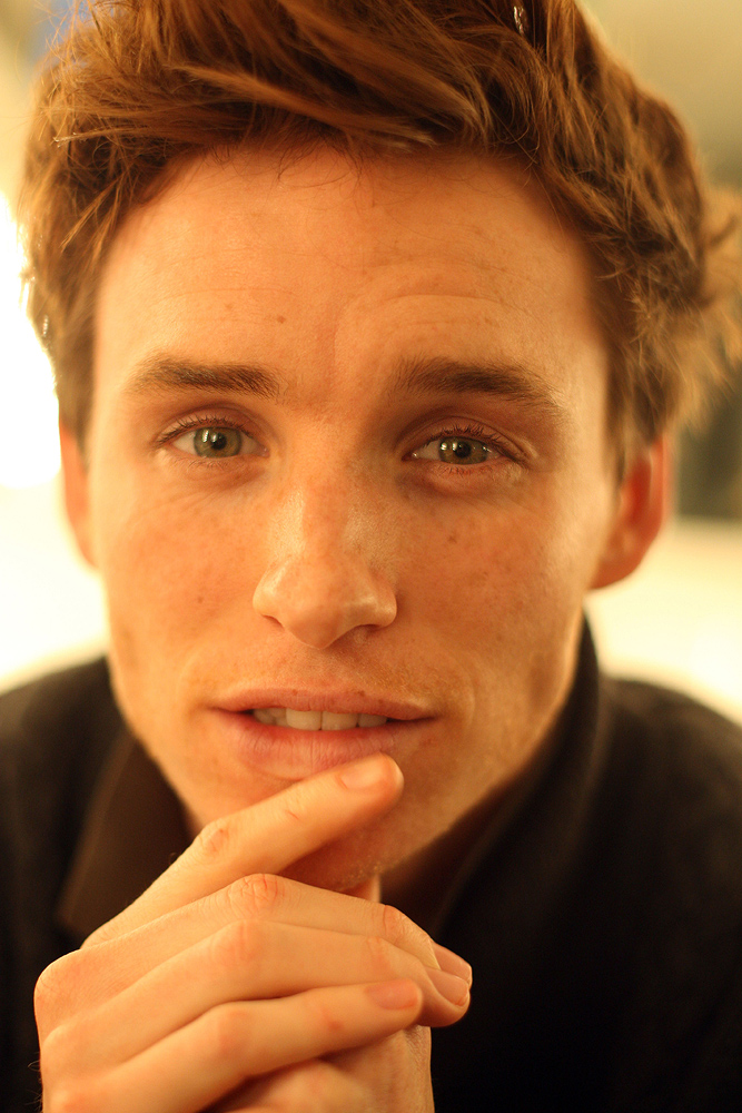 埃迪·雷德梅恩 eddie redmayne = 嘴唇好sexy