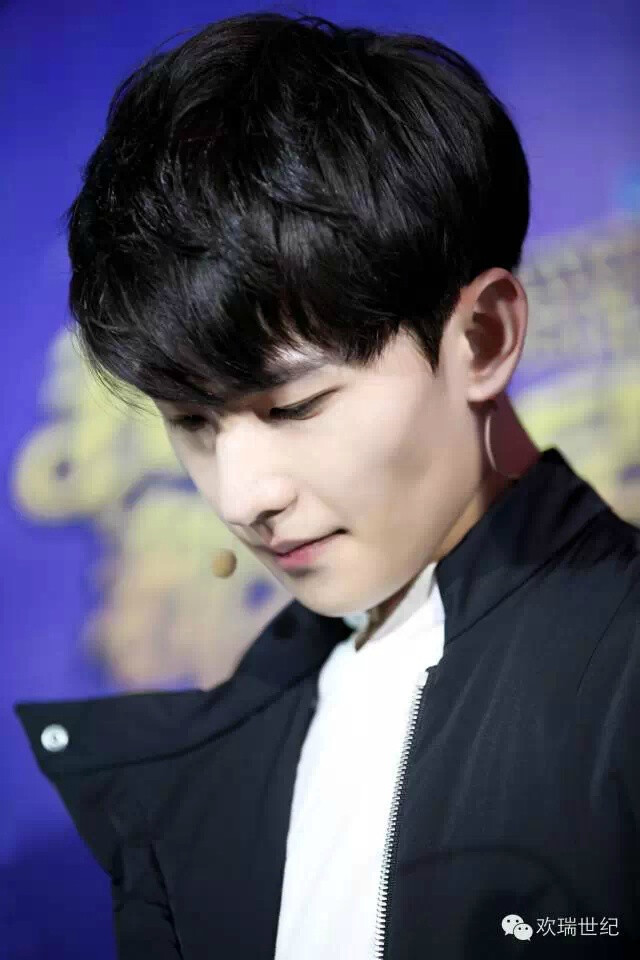 20150313 杨洋我们都爱笑 录制 cr logo