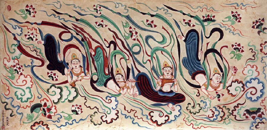 婀娜多姿的飞天已经成为敦煌壁画中典型的形象.
