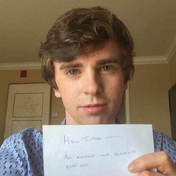 freddie highmore 桌面 壁纸 头像 欧美 帅哥 男神