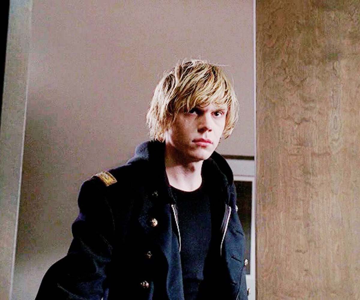 evan peters 伊万彼得斯