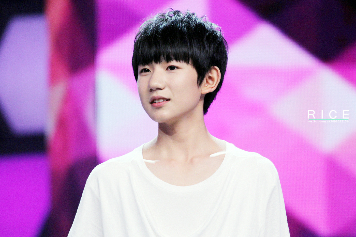 王源140520《快乐大本营》录制 cr:大源源叫我姐姐呗