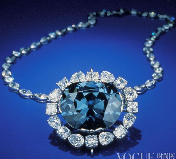 这颗宝钻拥有一段传奇的历史,1949年海瑞温斯顿购得希望之钻,10年后捐