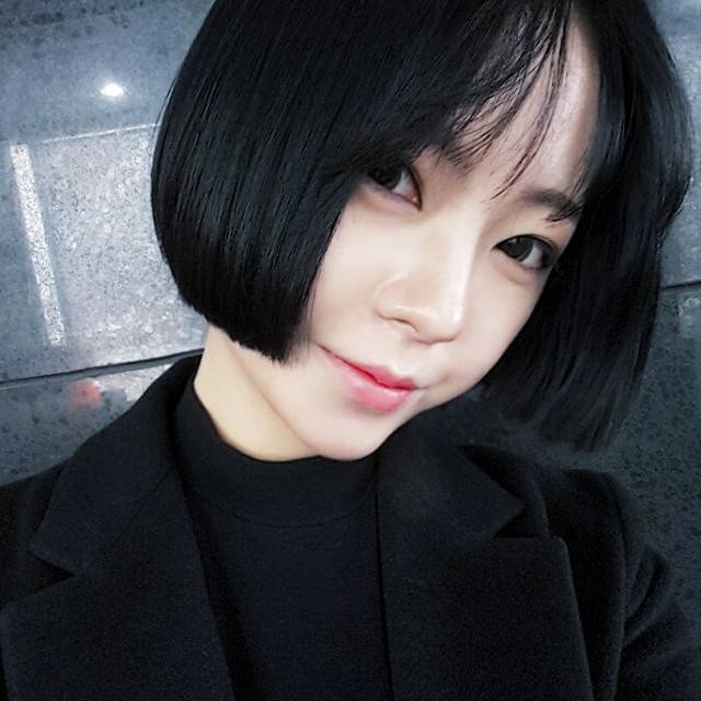 短发 女生头像