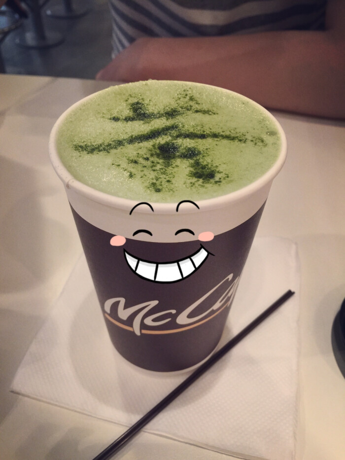 下雨天,来一杯热热的抹茶奶茶