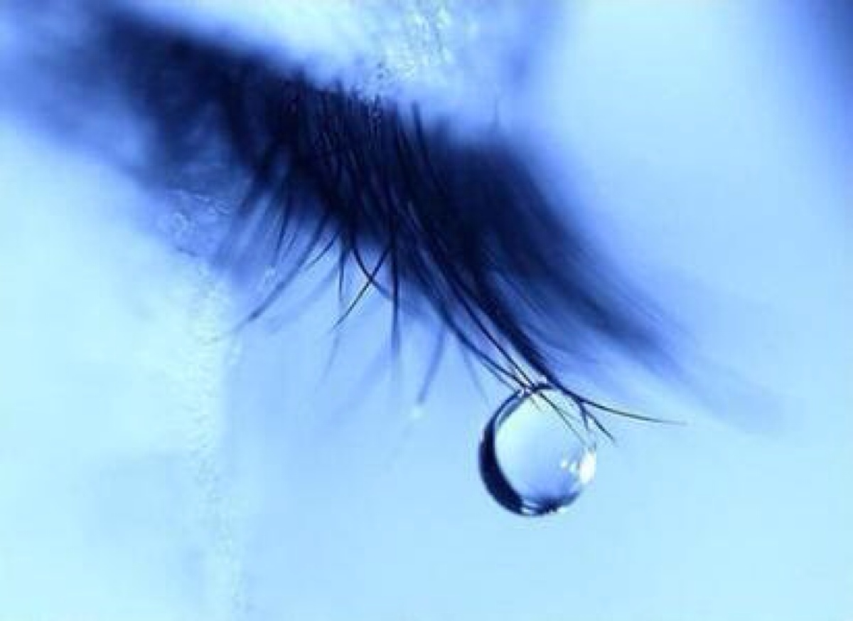 每一滴眼泪都是一次心灵的触动.