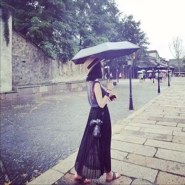 【女生头像】每座城市都会下雨就像走到哪都会想你by:稚与过往