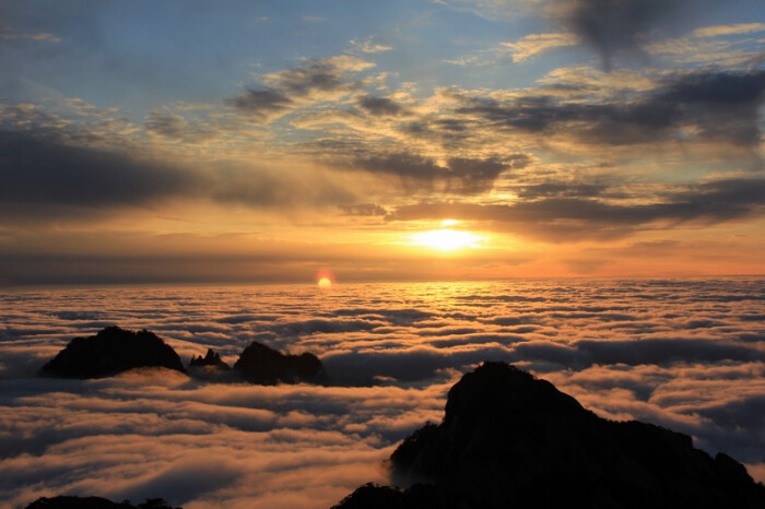 黄山四绝中,首推的就是云海了,由此可见,云海是装扮这个&quot