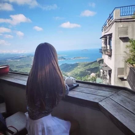 背影 女图