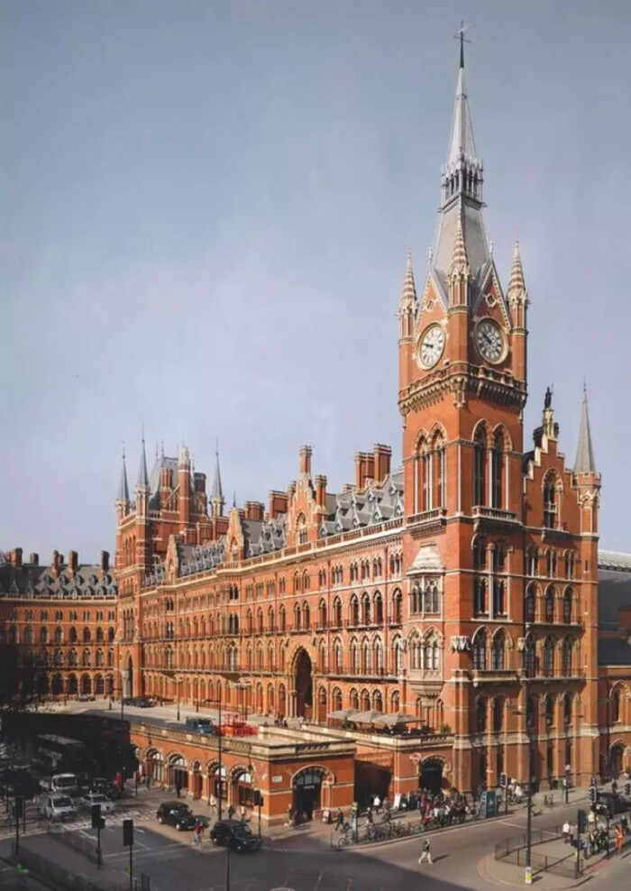 圣潘克拉斯火车站,位于英国伦敦,经典的维多利亚哥特式式建筑.