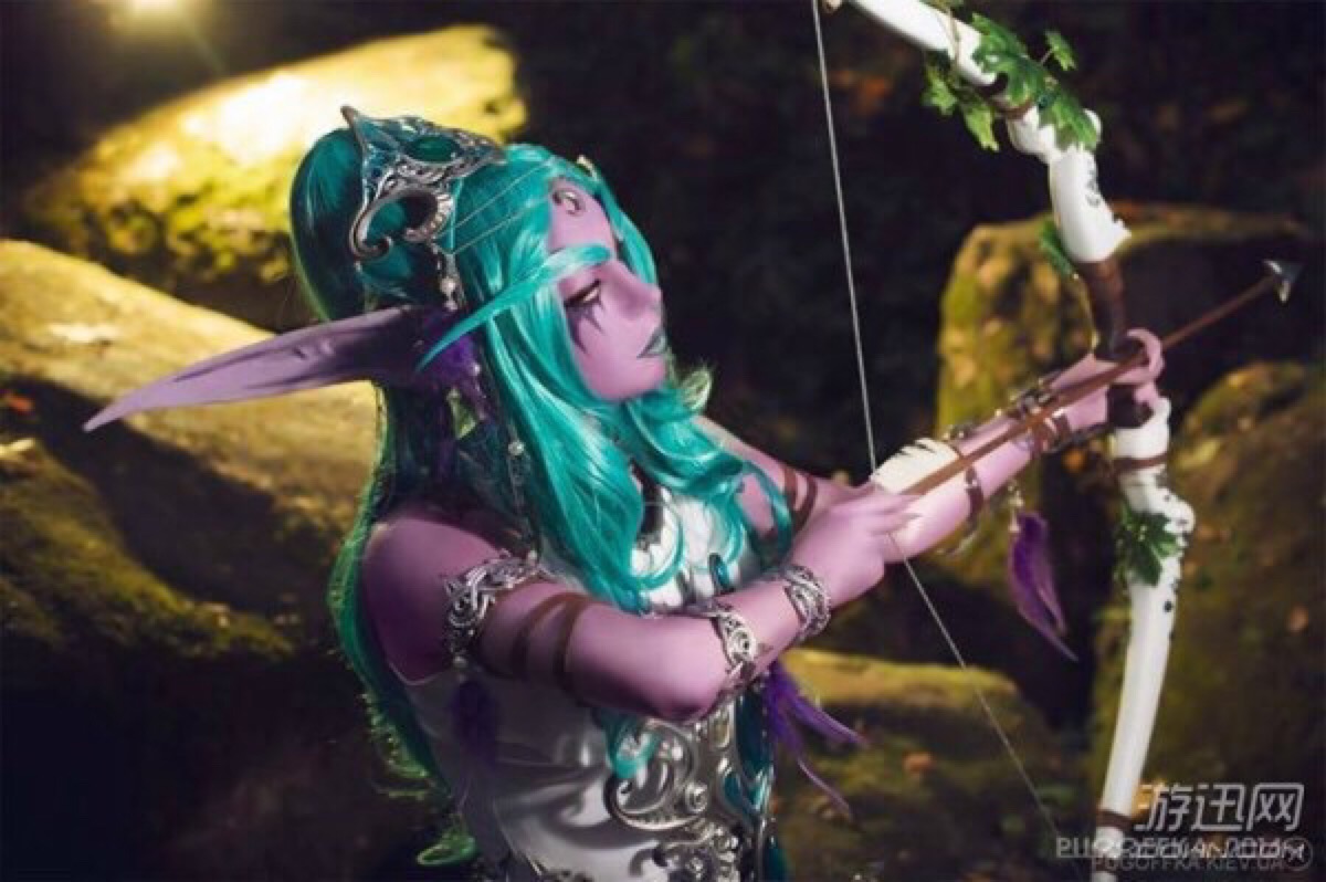 没见过这么漂亮的cosplay月之女祭司泰兰德太美丽了.