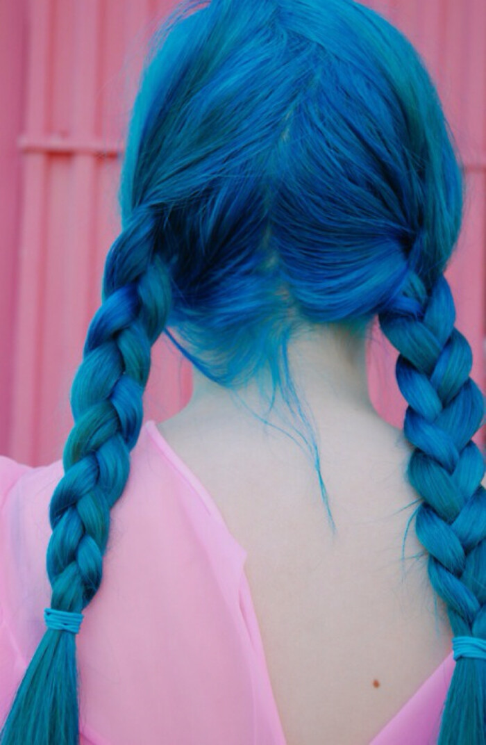 蓝色头发