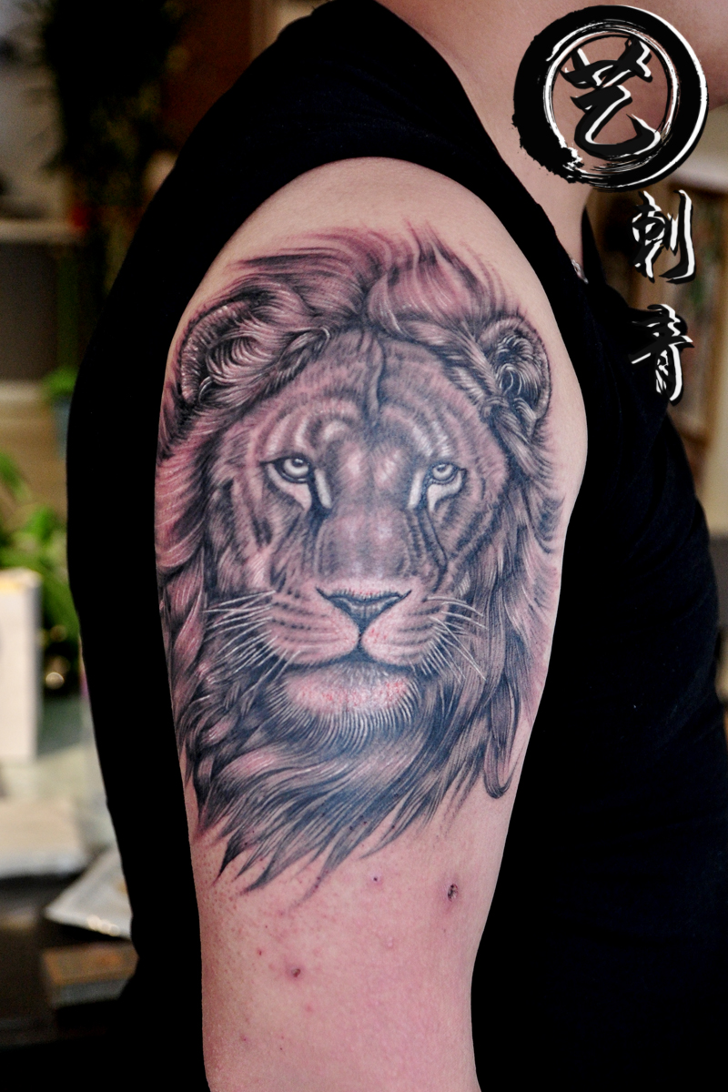 大臂狮子纹身-沈阳纹身-艺刺青