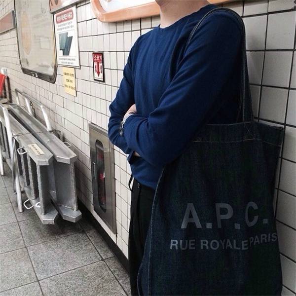男头 外向的孤独患者
