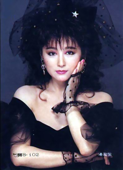 71 潘迎紫,1945年6月5日出生于江苏苏州,华语影视女演员.