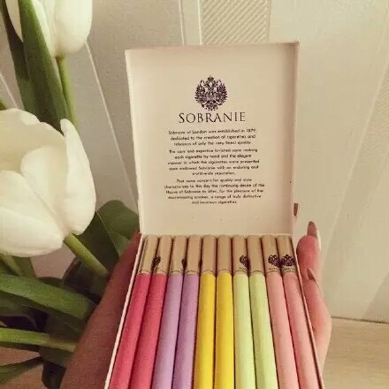 英国加莱赫公司 推出的sobranie 水果香烟