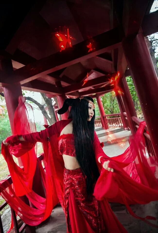 古风红衣美人,cos
