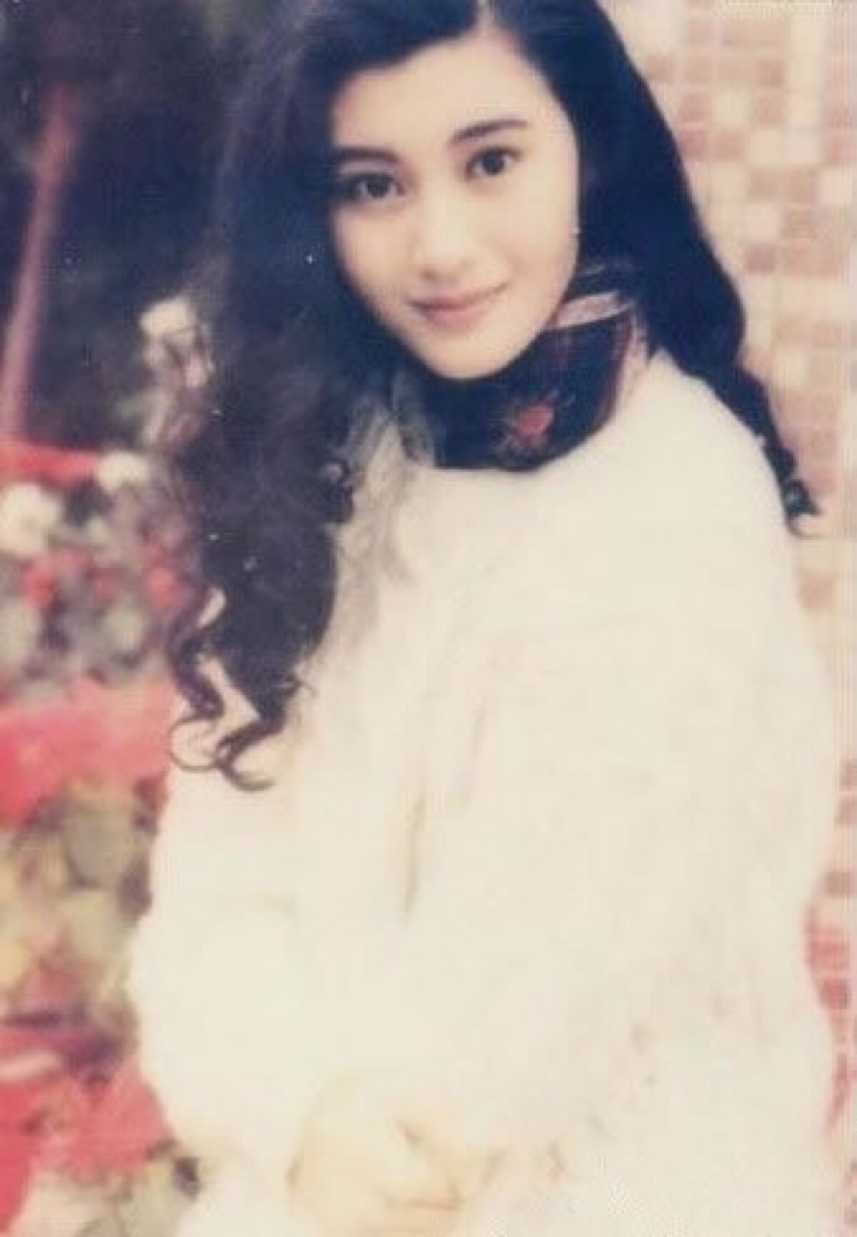 华语女神早期的青涩照片,肤如凝脂宛如仙人 李嘉欣