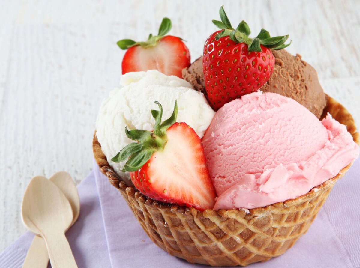 冰淇淋 夏日 甜品 草莓