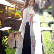 奥黛(Ao Dai),类似于中国旗袍的越南的传…-堆