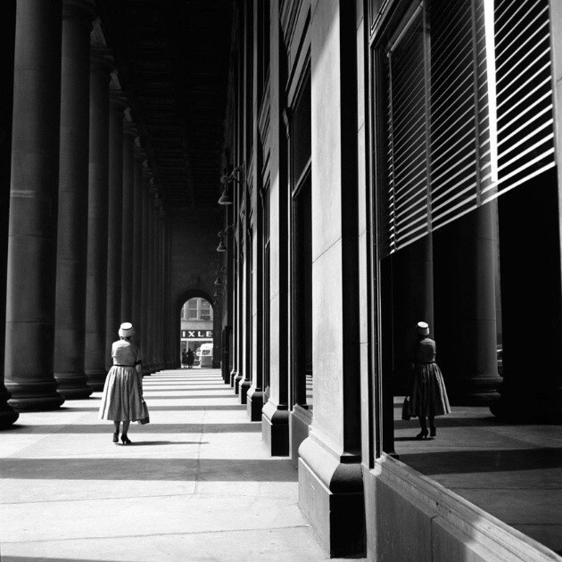 薇薇安·迈尔(vivian maier)(1926年2月1日- 2009年4月21日),美国业余