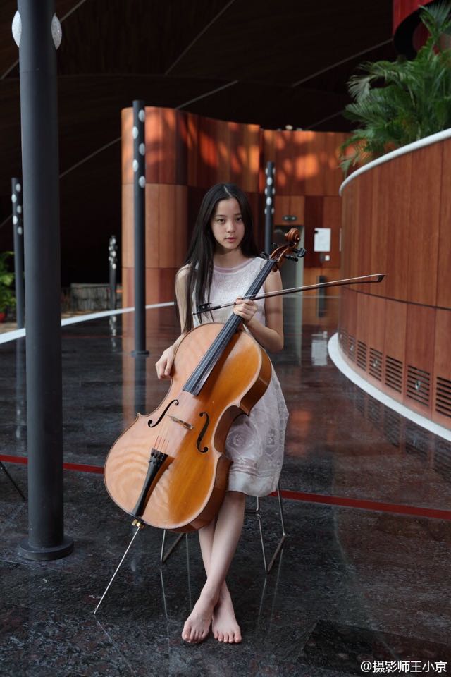 大提琴演奏家欧阳娜娜