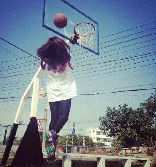 『打篮球的女生很酷』