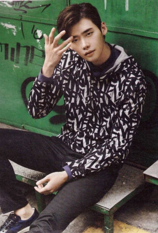 李钟硕( lee jongsuk),1989年9月14日出生于韩国京畿道龙仁,处女座