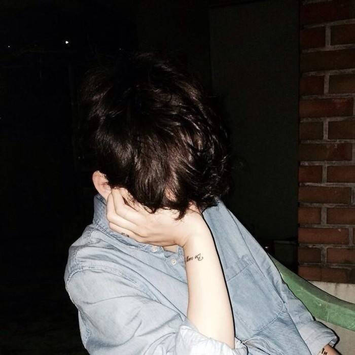 男头 外向的孤独患者