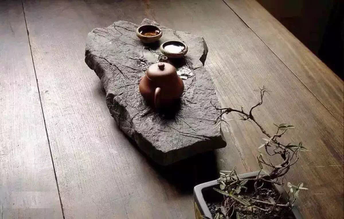 一个人喝茶.