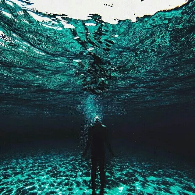 深邃的意思 堆糖网