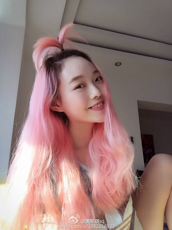中国超模黄斯琪 粉色头发看起来特别纯真少女 背景 壁纸 头像 模特
