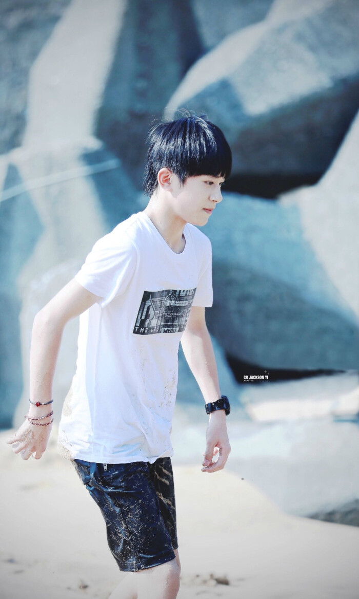 tfboys易烊千玺 150724 台湾行 高清 cr.logo 侧颜