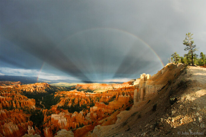 nasa每日天文学照片: rainbows and rays over bryce canyon 布莱斯