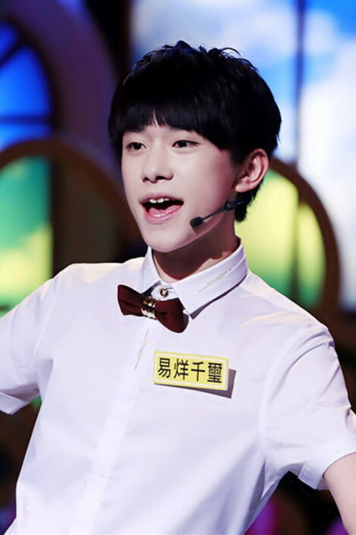 易烊千玺 #tfboys易烊千玺 #tfboys iphone手机壁纸桌面背景 高清