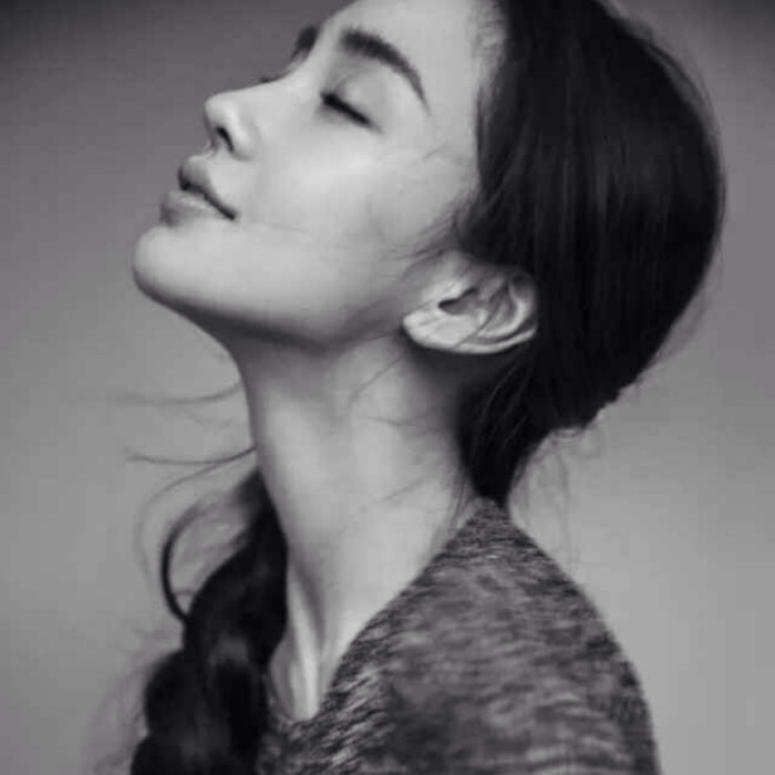 Angelababy侧颜,侧颜很丑的女明星 angelababy黑白照!