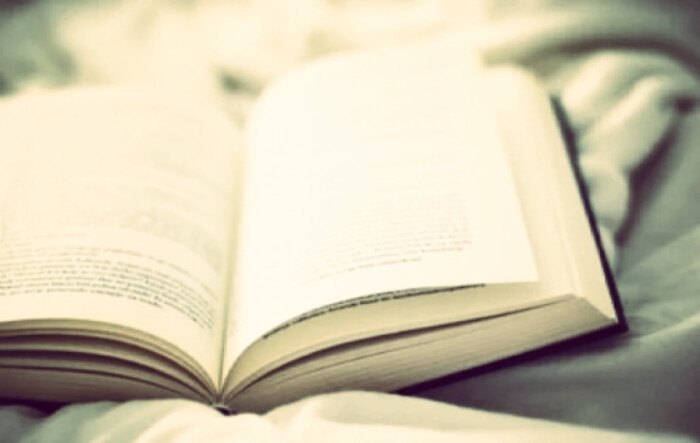 人生就是一本书,青春就是一页纸