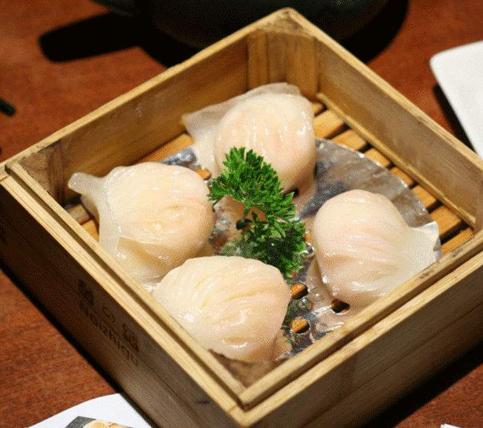 [广东虾饺]虾饺色泽洁白晶莹,饺子形态美观,胚皮口感柔韧,馅心鲜美