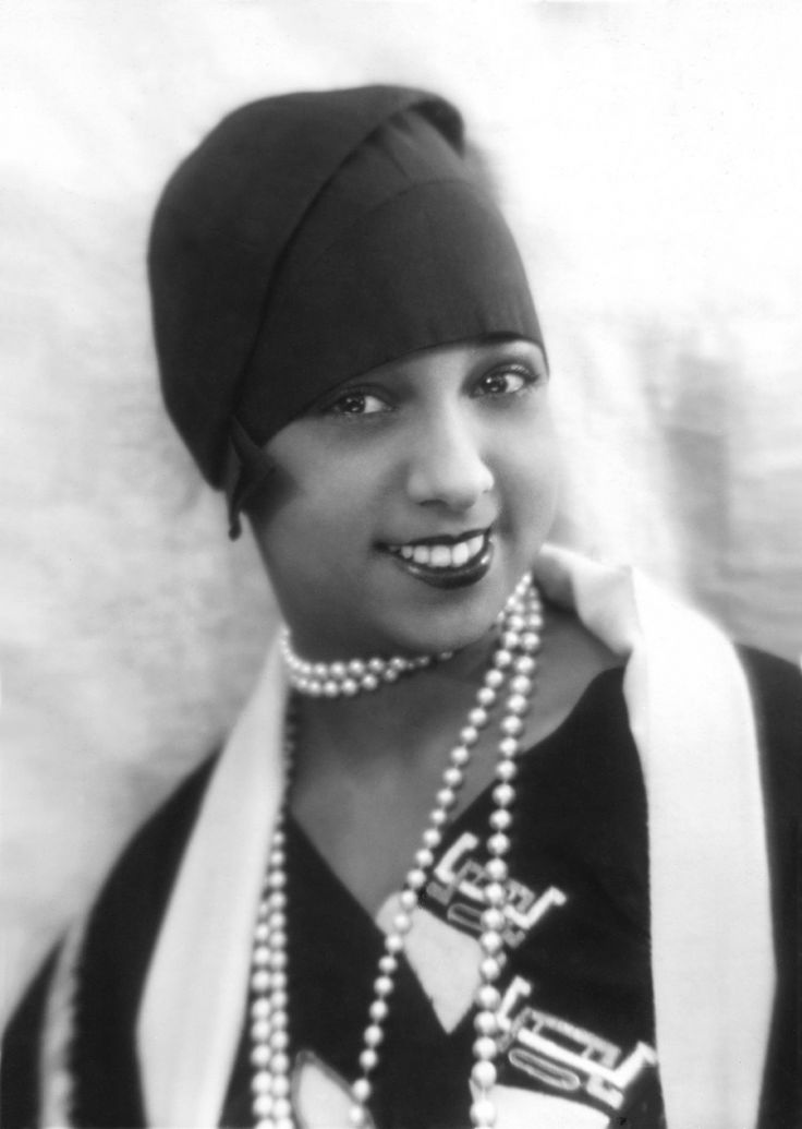 josephine baker,世界上第一个黑人超级女明星,以性感舞蹈和柔美歌声