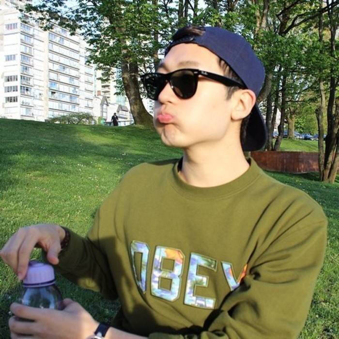 热男头##帅哥##挡啥呀##韩范##全身##脸不见了##背影##侧影##萌宠
